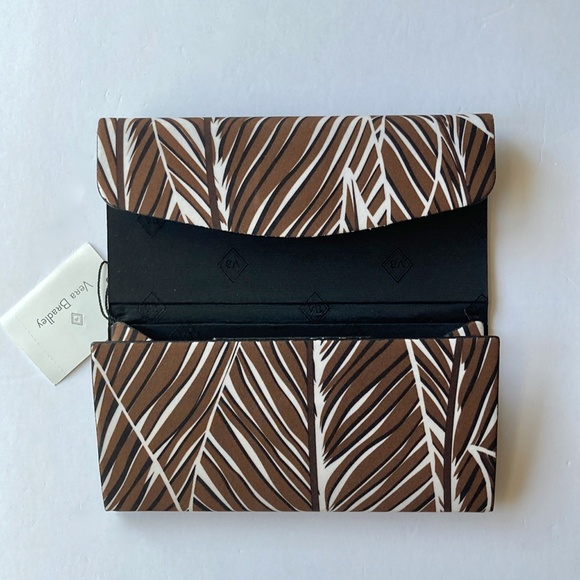 NEW Vera Bradley Cosmetic Case and Foldable Sunglass Case Set/2 Fabric & Leather - Picture 11 of 15